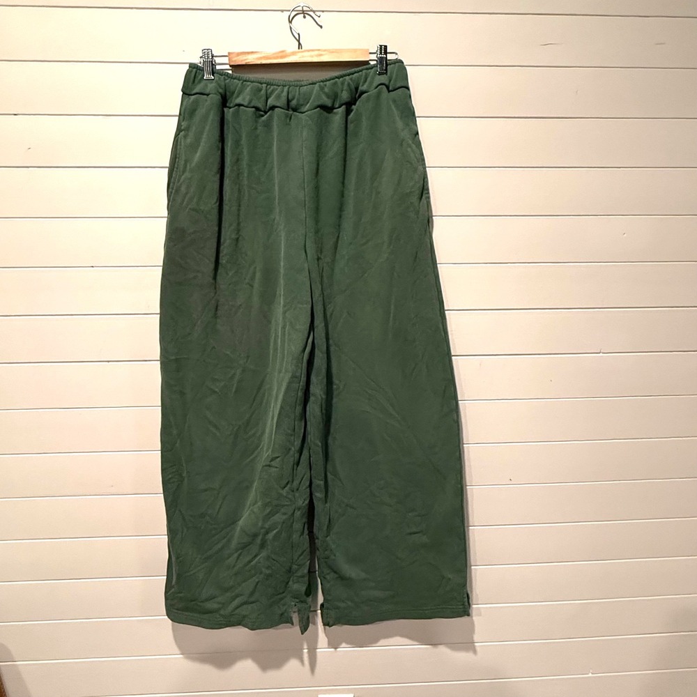 Out From Under Urban Outfitters Wide Leg Pants Womens Medium Green Fleece Jogger